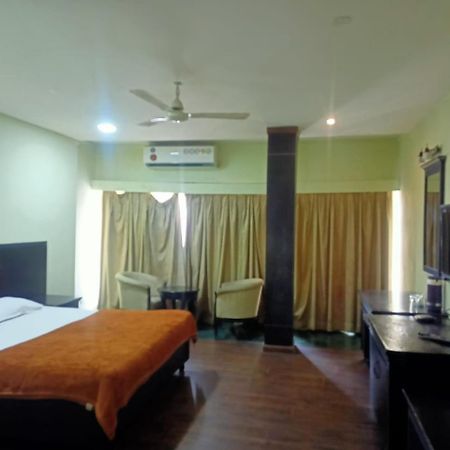 Hotel Skylark Nagpur Bagian luar foto