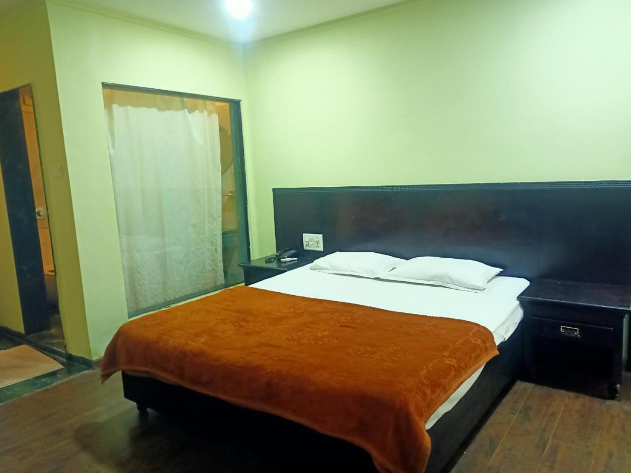 Hotel Skylark Nagpur Bagian luar foto