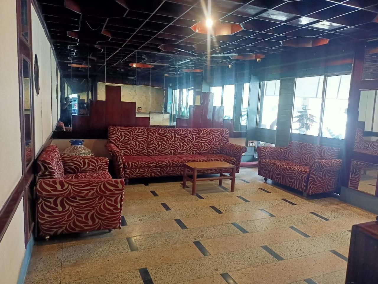 Hotel Skylark Nagpur Bagian luar foto
