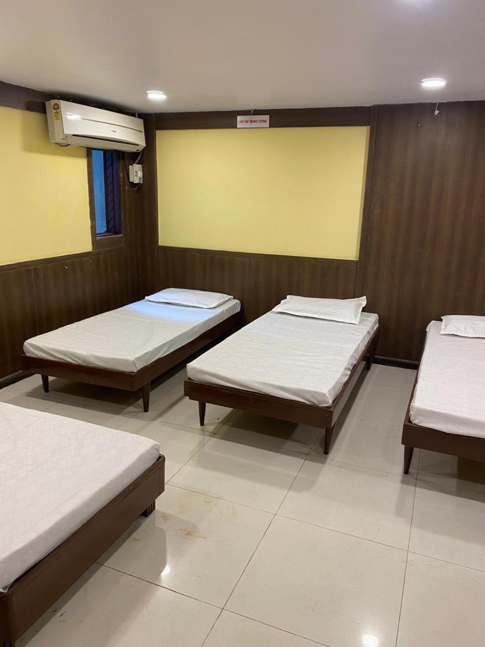 Hotel Skylark Nagpur Bagian luar foto