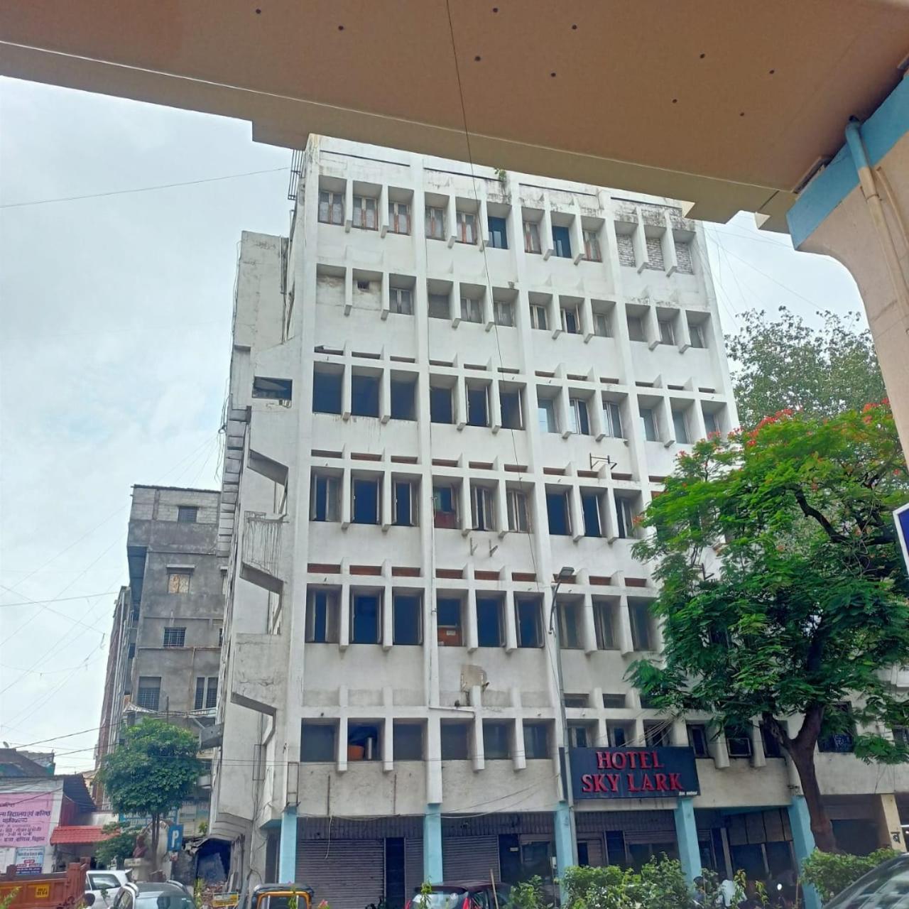 Hotel Skylark Nagpur Bagian luar foto